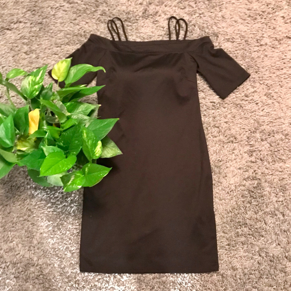 H&M | Black Strappy Off-the-Shoulder Dress